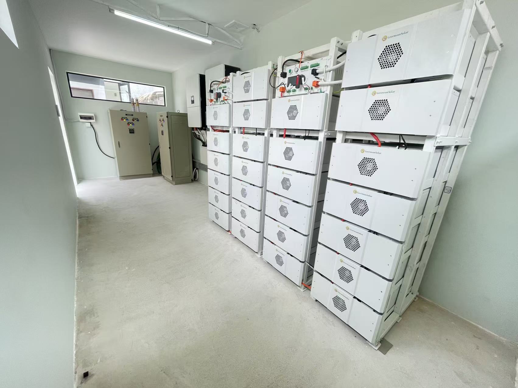 Solar Power Hybrid System Deye - đánh giá và giá Renewable Energy Bess